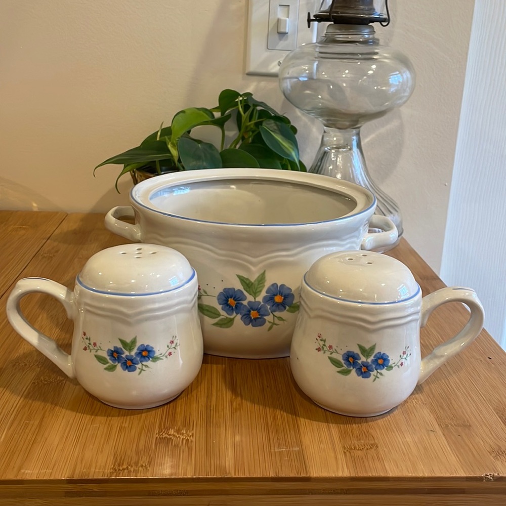 🌸 Blue Floral Ceramic Tureen Casserole Salt Pepper Shaker Set Missing Lid
